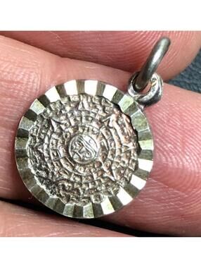 4847 TAXCO Sterling Silver 925 Taxco mexico Mayan Disc  Pendant 2.1 grams